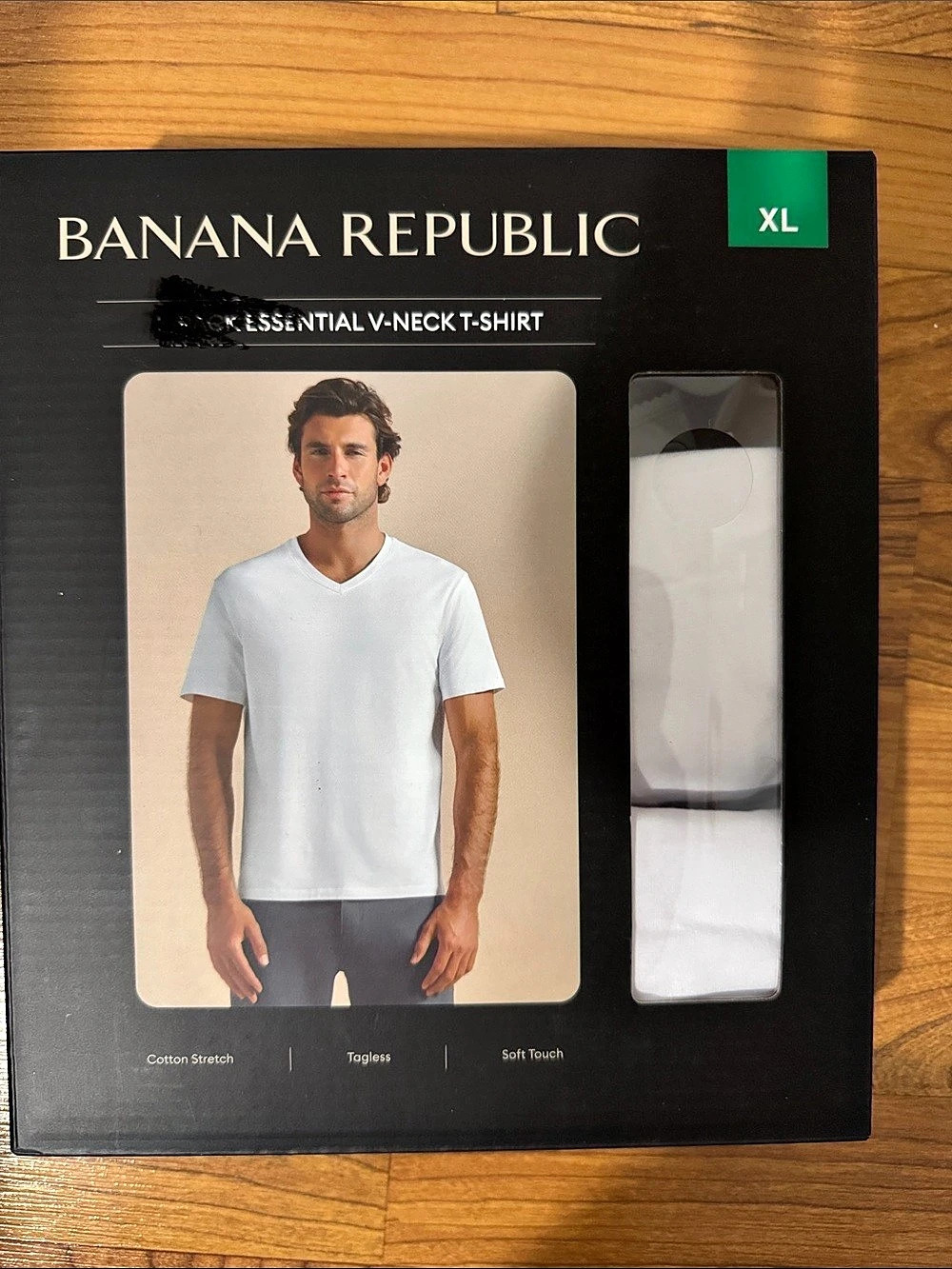 Banana Republic Essential V-Neck T-Shirt White XL NWT V-Neck T-Shirt